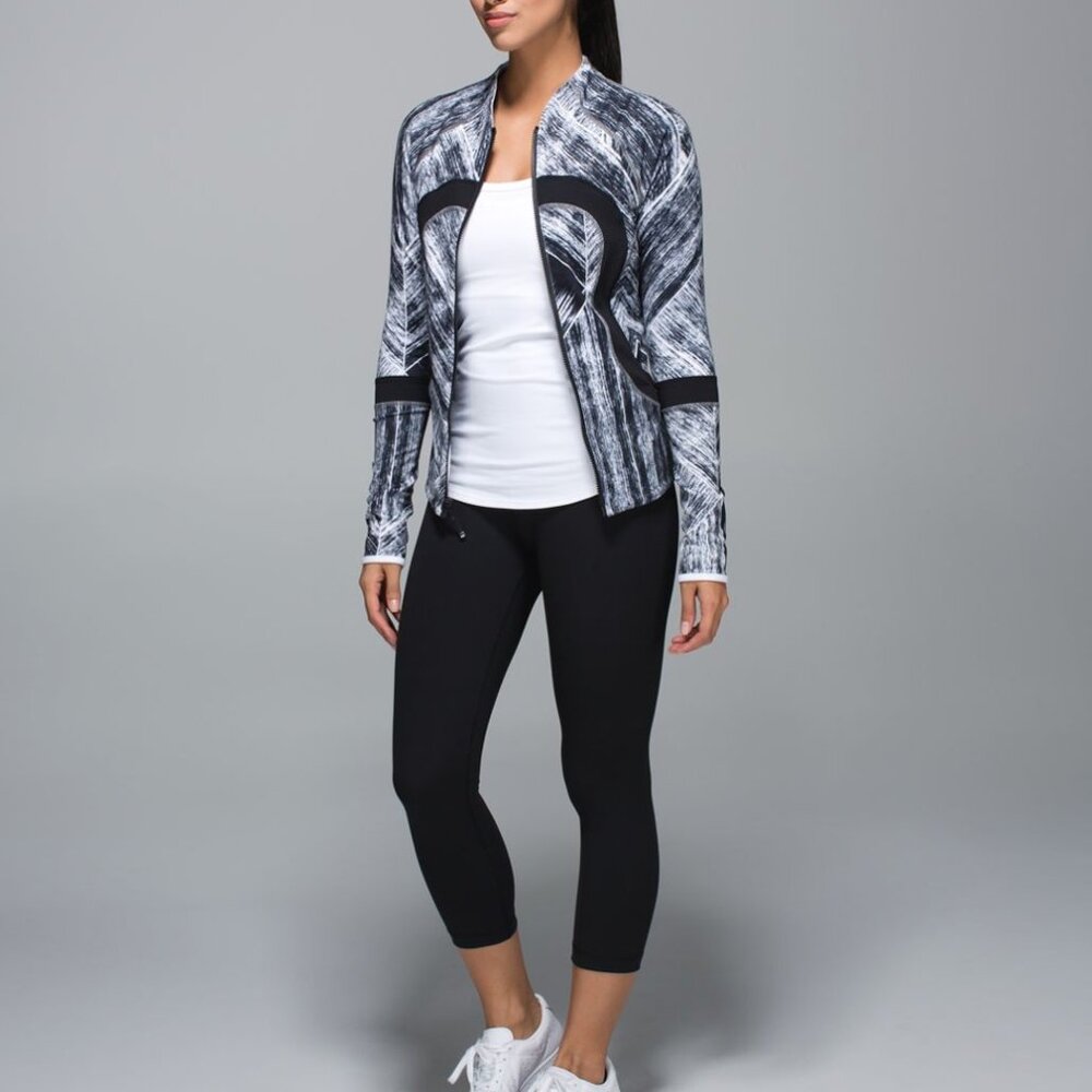 Lululemon Find Your Bliss Jacket Heat Wave White Black Size 8*
